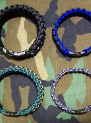 King Cobra vs. Cobra  275 Cord vs. 550 Paracord: Size Comparison - Paracord  Paul Bracelets and Military Dog Tag Gear